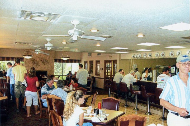Dining 24 of 29