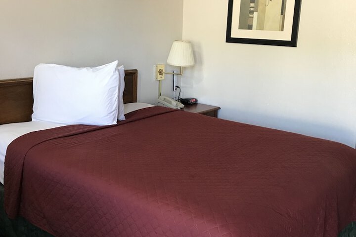 Room 18 of 33