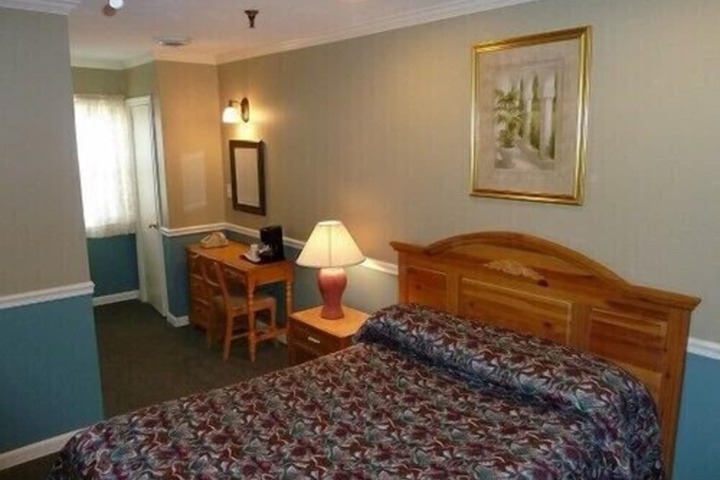 Room 12 of 15