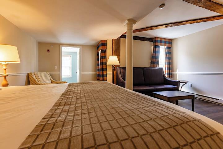 Room 33 of 111
