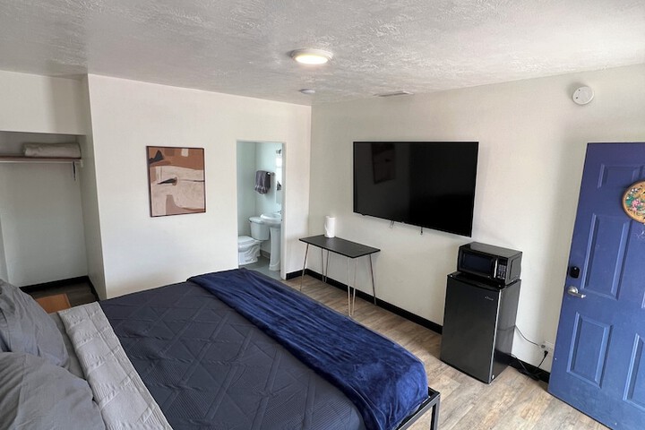 Macs Motel