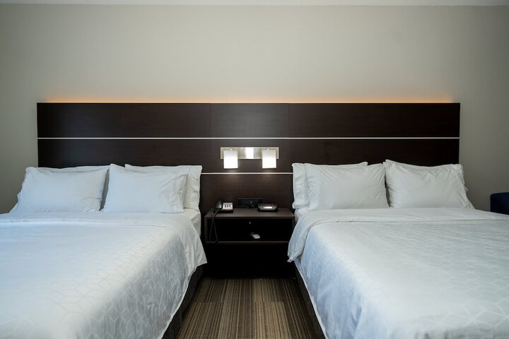 Holiday Inn Express & Suites Deer Park by IHG