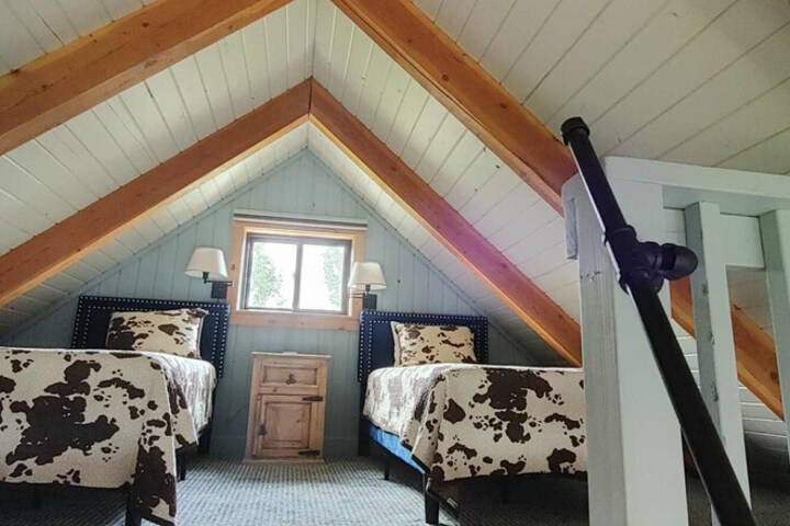 SkyWater Cabins
