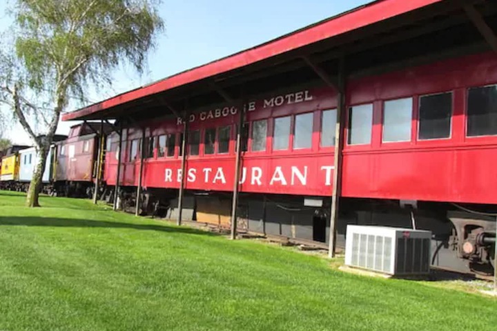 Red Caboose Motel