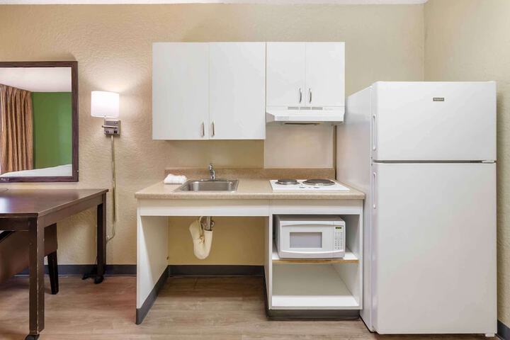 Room 13 of 27