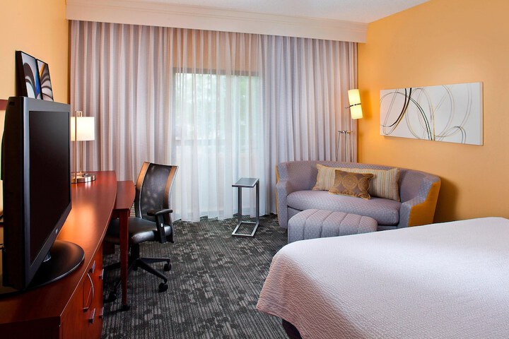 Room 11 of 29