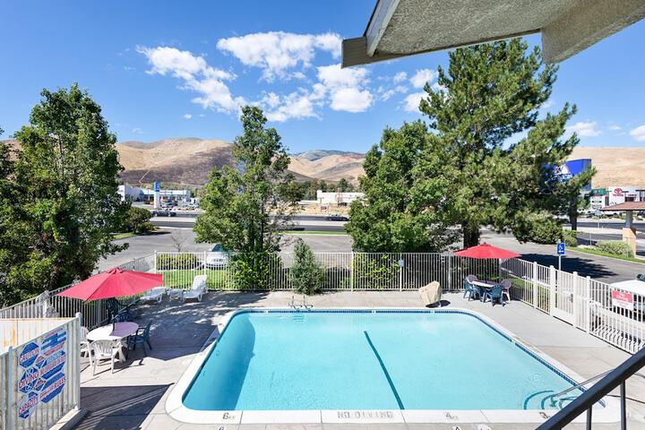 Pool 9 of 39