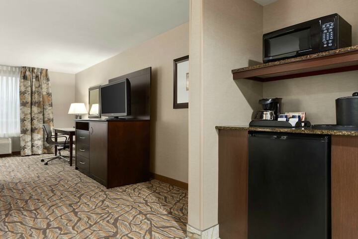 Holiday Inn Hotel & Suites Williamsburg-Historic Gateway by IHG