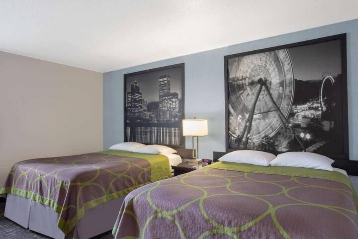 Room 10 of 20