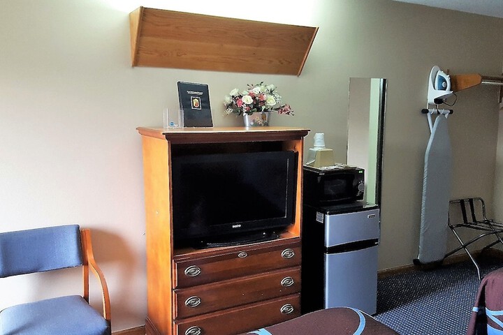 Super 8 by Wyndham OFallon MO / St. Louis Area