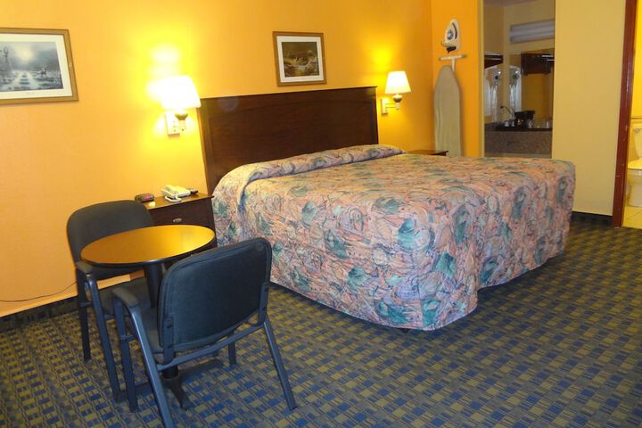 Room 21 of 28