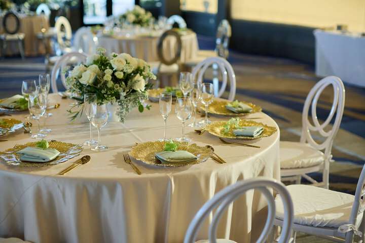 Ballroom/Hall 87 of 106