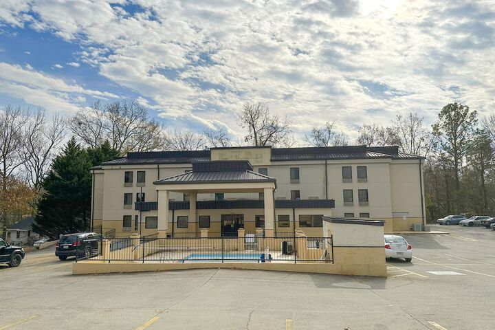 OYO Hotel Rome West GA