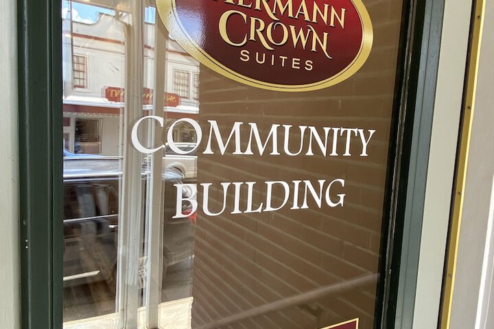 Hermann Crown Suites