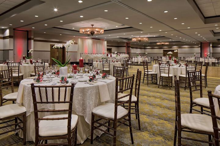 DoubleTree by Hilton Libertyville - Mundelein