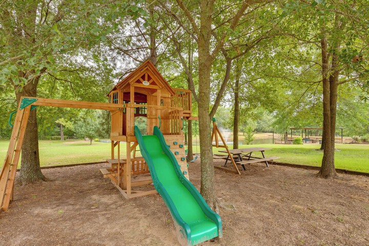 Emory Vacation Rental w / Lake Fork Boat Access!