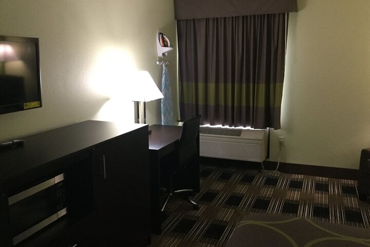 Room 8 of 19