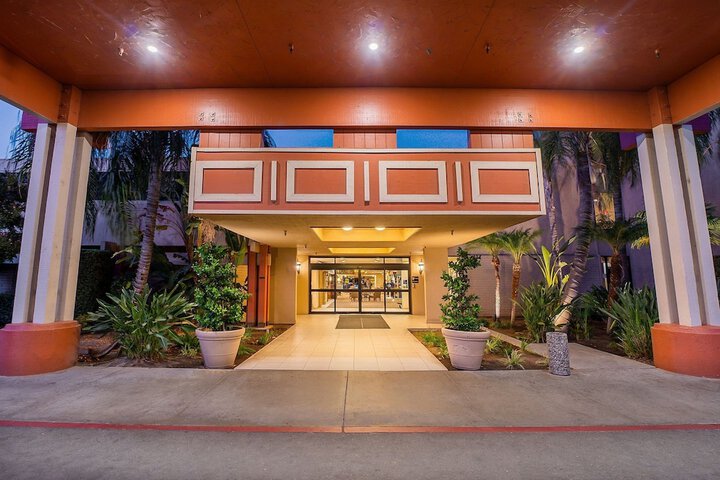 Hotel 6 of 56