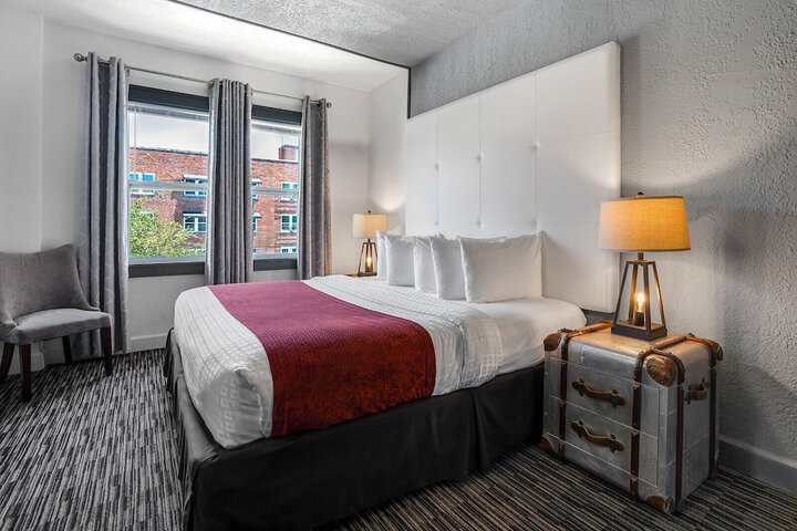 Room 19 of 33