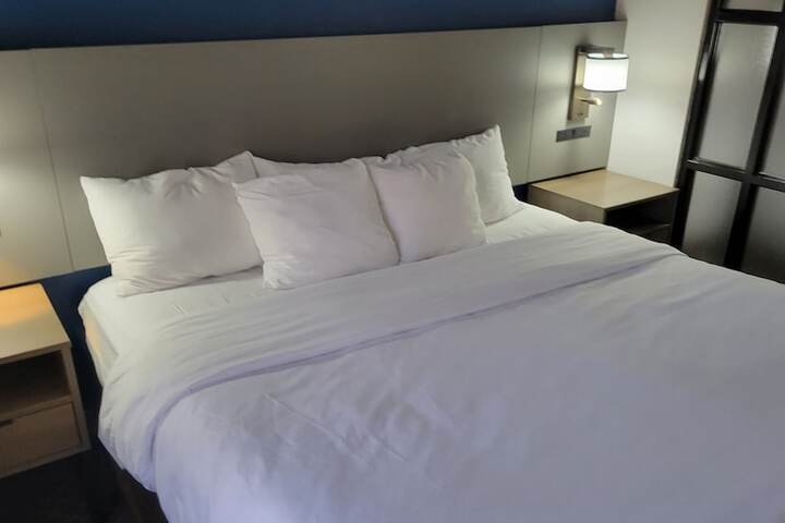 Room 42 of 69