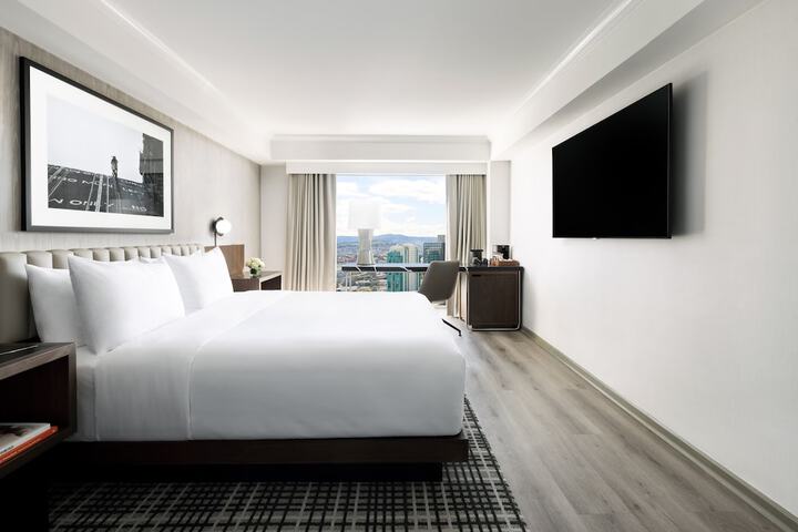 Room 31 of 74