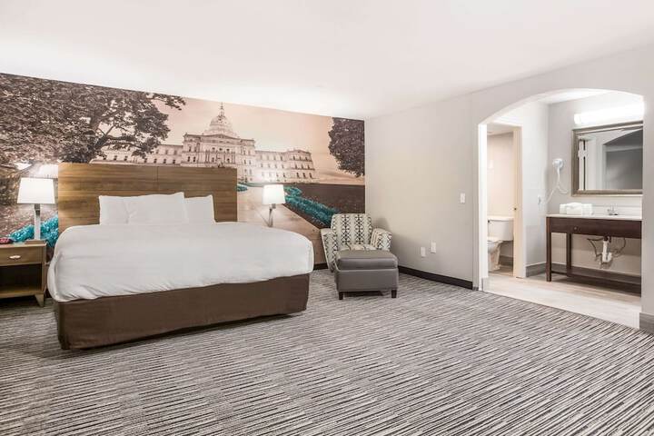 Room 7 of 30