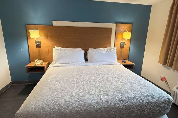 Travelodge by Wyndham Lamoni