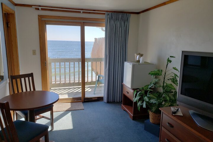 Algoma Beach Motel