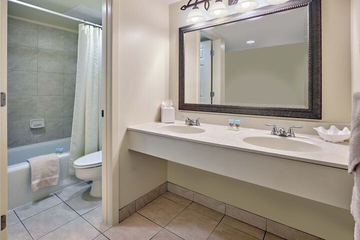 Henlopen Oceanfront Hotel
