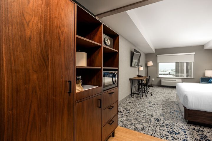 Four Points by Sheraton Kelowna Airport