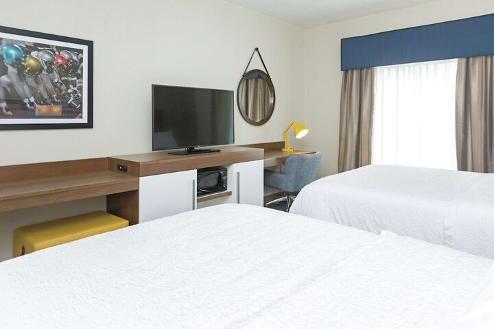 Hampton Inn & Suites Morgantown / University Town Centre