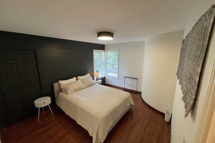Room 3 of 8