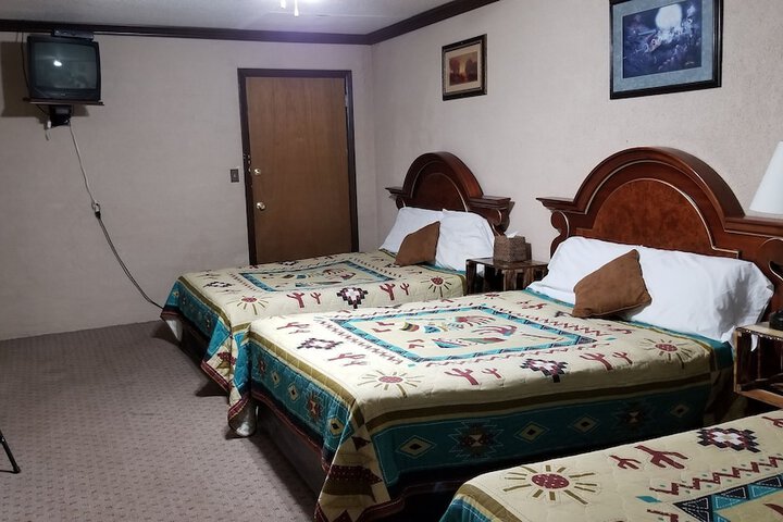 Room 9 of 37