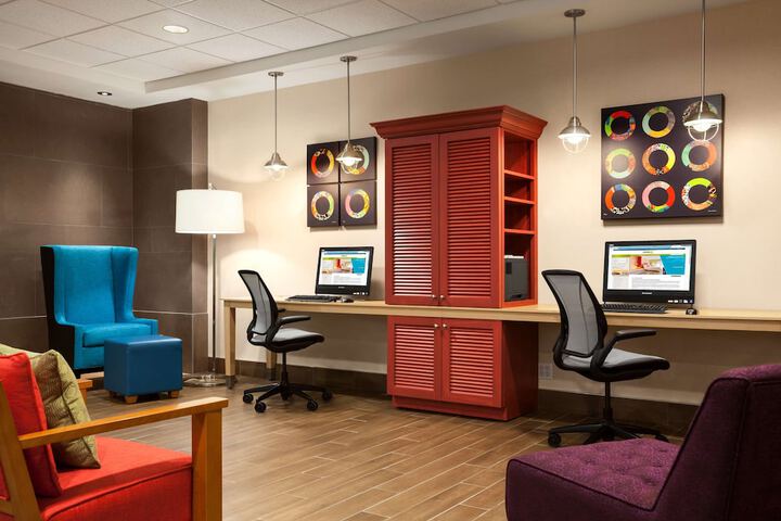 Business Center 36 of 37
