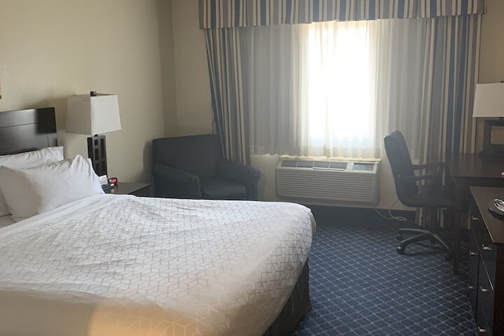 Room 7 of 32