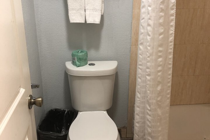 Room 17 of 19