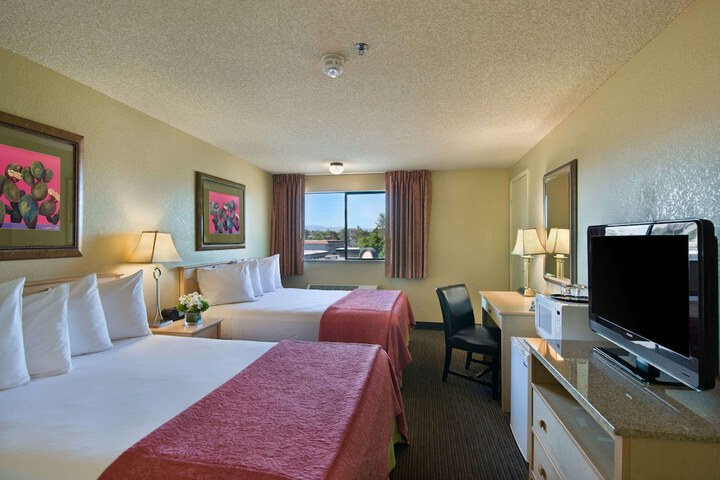 Room 35 of 54