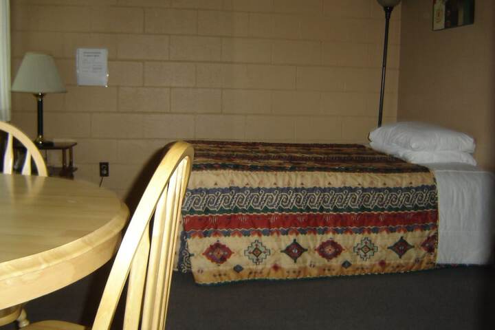 Room 24 of 40
