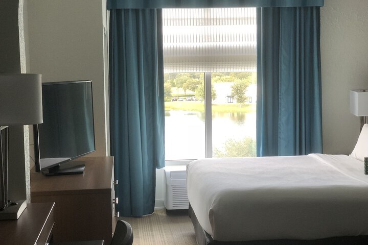 Room 93 of 138