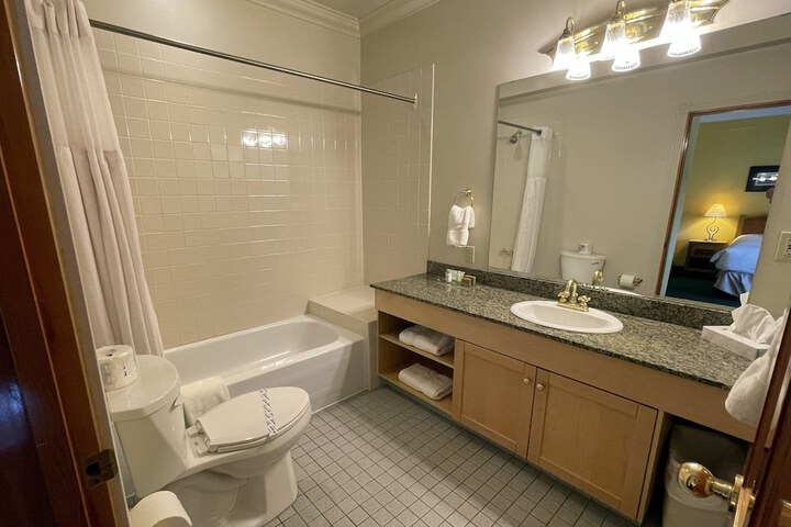Room 12 of 61