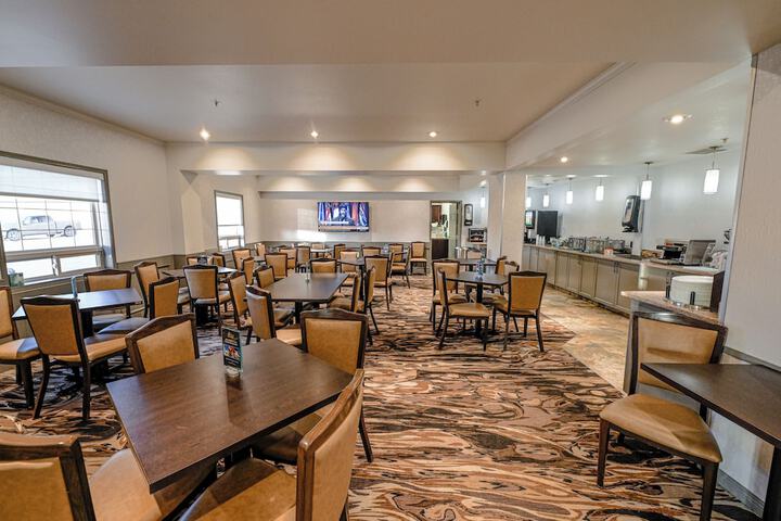 Service Plus Inn & Suites Grande Prairie