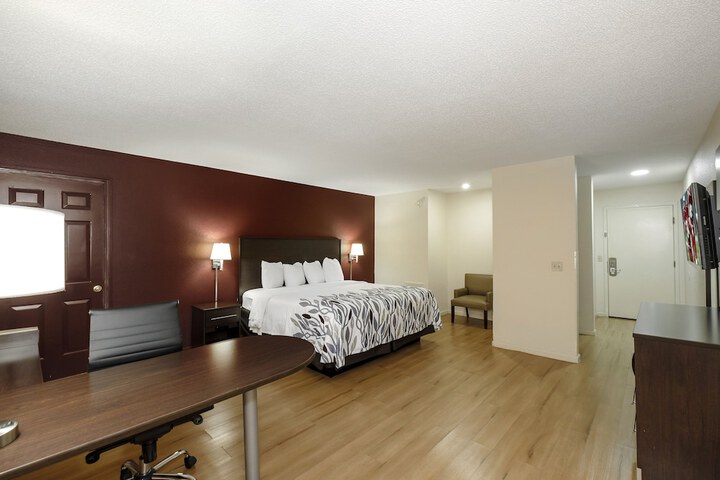 Room 26 of 34