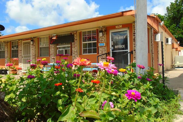 Town House Motel