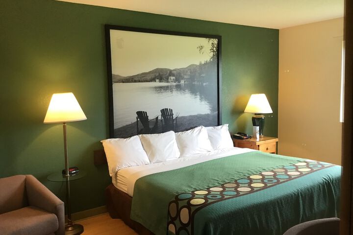 Super 8 by Wyndham Ticonderoga
