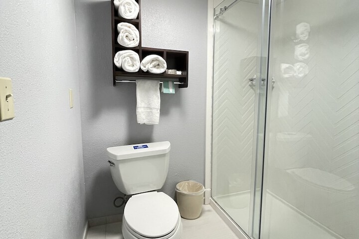 Country Inn & Suites by Radisson San Carlos, CA