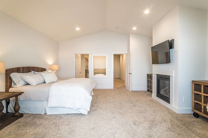 Seagate: Starboard coos Bay~premiere Property