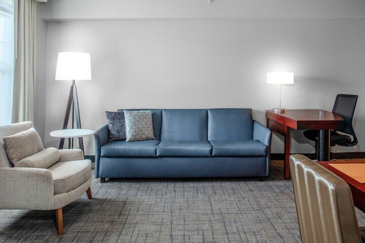 Room 15 of 38