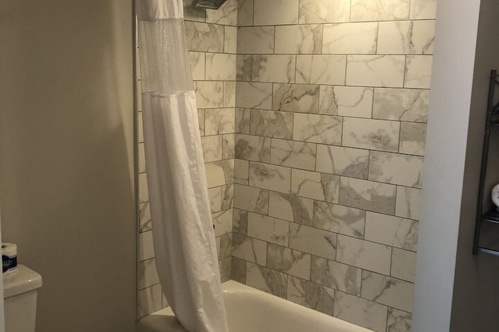 Room 33 of 49