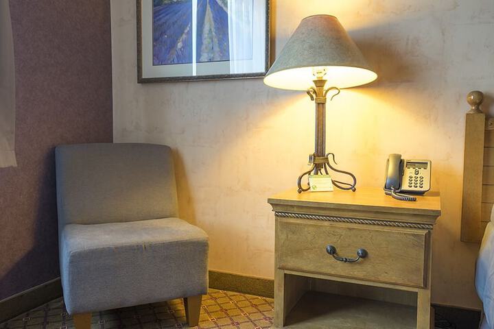 Room 6 of 17