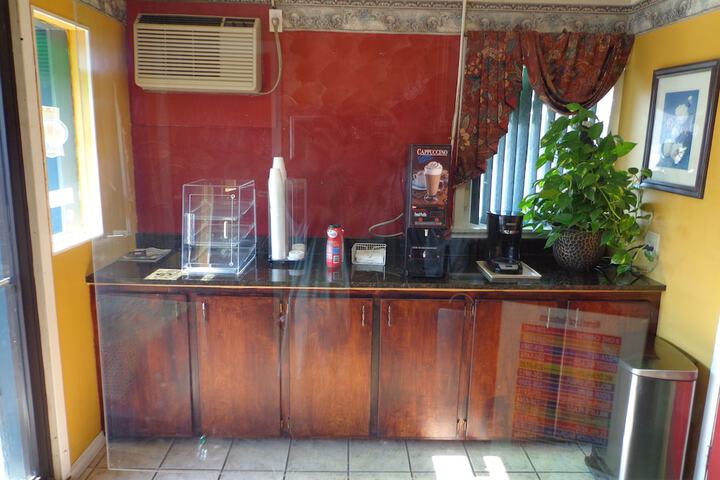 Breakfast/Coffee Service 19 of 20